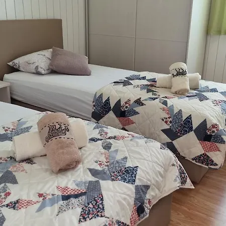 Apartament Silvana Brown *